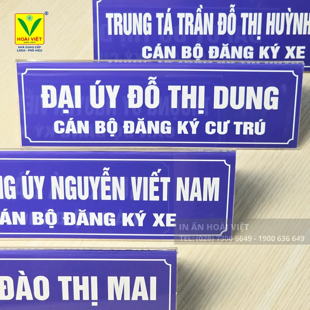 Thiết kế bảng chức danh đẹp, uy tín