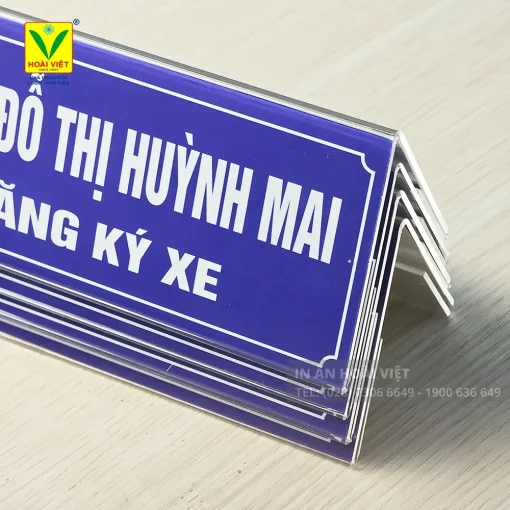 Bảng Chức Danh Để Bàn 8 In Ấn Hoài Việt hơn 15 năm kinh nghiệm trong lĩnh vực bản tên, phù hiệu