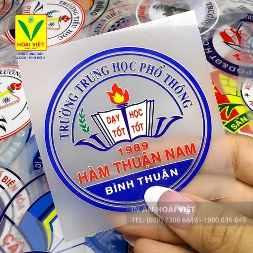 Logo trường học in pet chuyển nhiệt