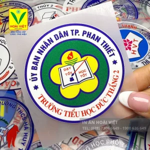 Logo trường học in pet chuyển nhiệt