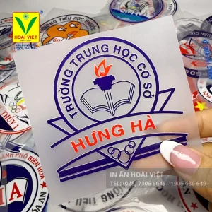 Logo trường học in pet chuyển nhiệt