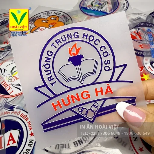 Logo trường học in pet chuyển nhiệt