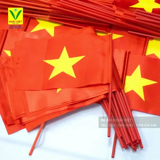 Cờ Tầm Tay 3 Cờ cầm tay - Trong lễ khai giảng năm học mới