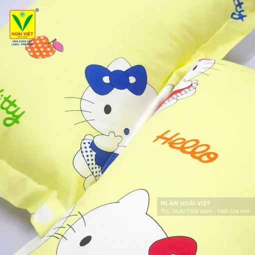 Gối Nệm Cho Bé Mầm Non 31 Cận cảnh chất liệu vải mềm mịn, đường may tỉ mỉ của gối nệm mầm non Hoài Việt