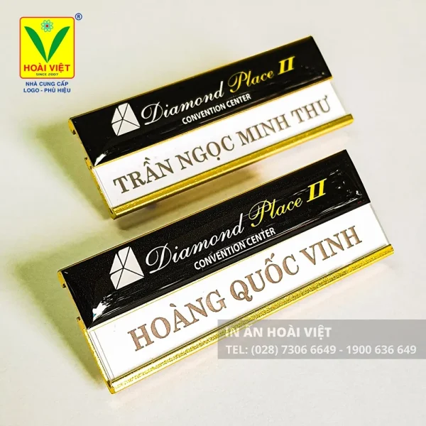 Thẻ tên nhân viên thay tên – Linh hoạt, chuyên nghiệp, tiết kiệm chi phí