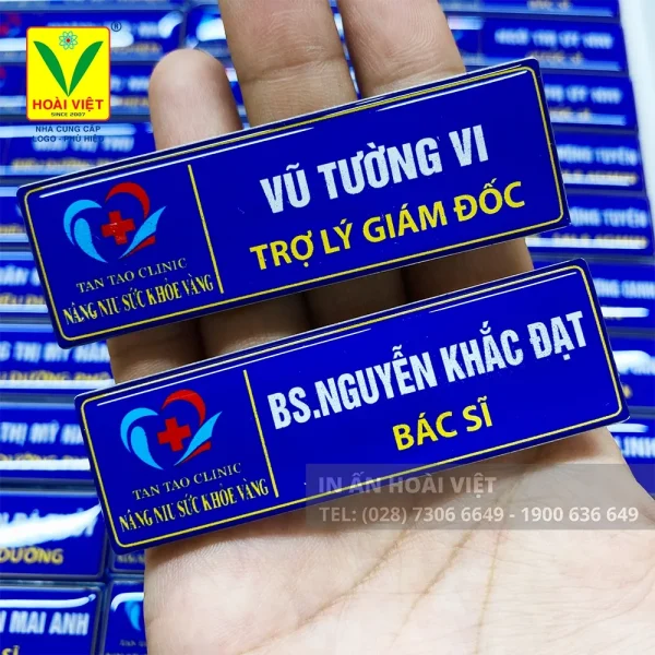 Thẻ tên kim loại đeo áo